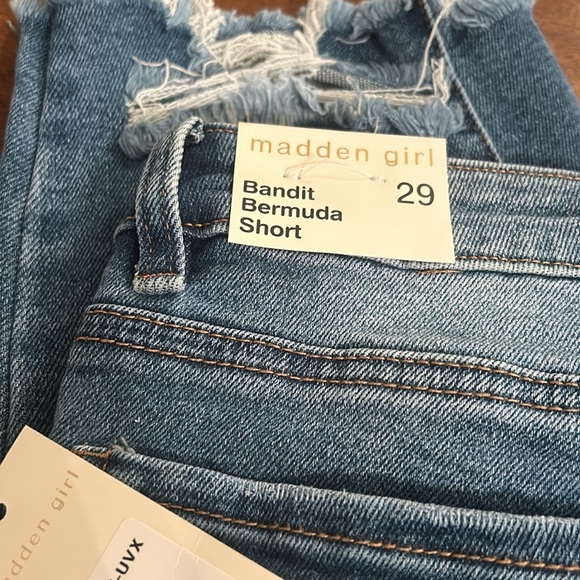 🎈3/$25🎈NWT Madden Girl Bandit Bermuda Shorts - Picture 4 of 4